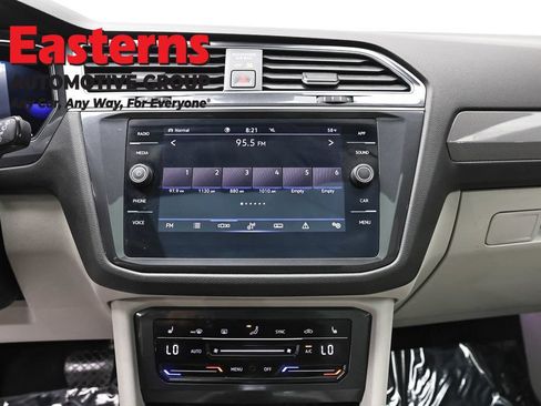Used 2023 Volkswagen Tiguan SE AWD/4WD image 11