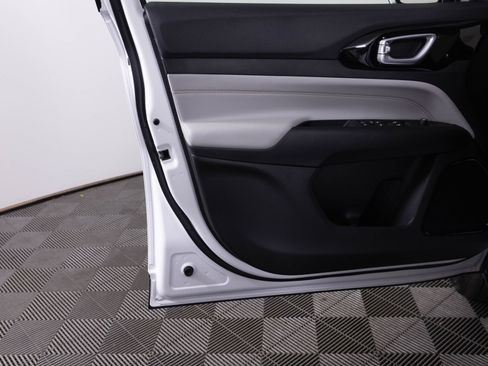 New 2026 Jeep Compass Limited image 15