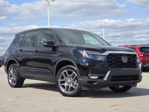 Used 2023 Honda Passport EX-L image 2