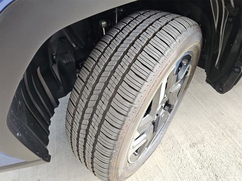 New 2025 Subaru Forester Premium image 32