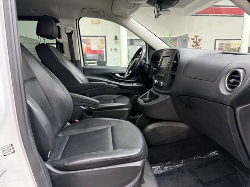 Used 2019 Mercedes-Benz Metris Passenger image 15