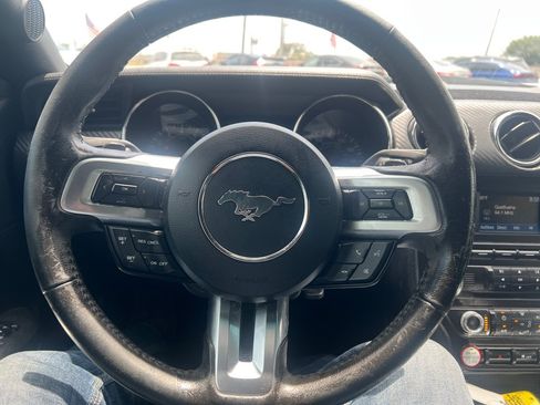 Used 2016 Ford Mustang Coupe w/ Equipment Group 051A RWD image 18