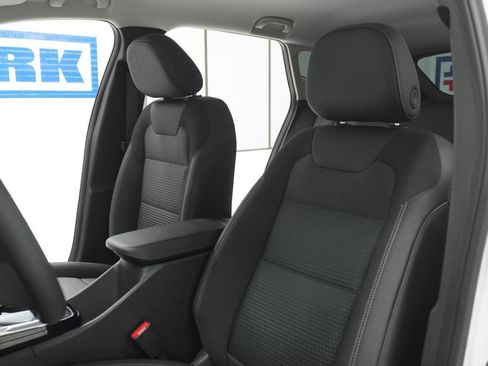 New 2026 Chevrolet Trax LT w/ LT Convenience Package image 16