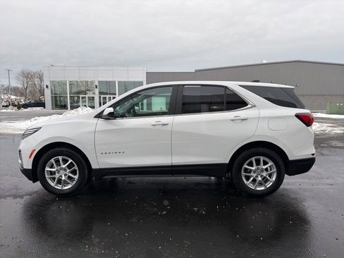 Used 2024 Chevrolet Equinox LT w/ LPO, Floor Liner Package image 4