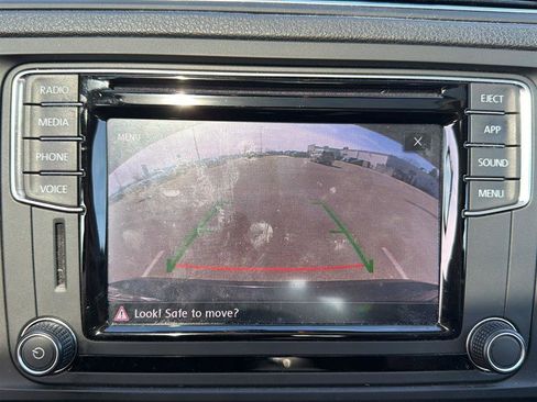 Used 2018 Volkswagen Jetta SE image 8