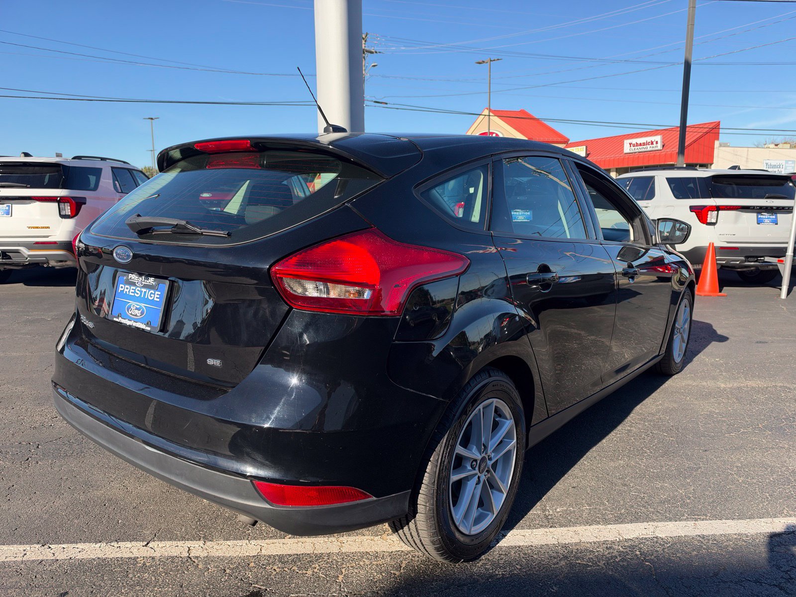 Used 2018 Ford Focus SE FWD image 5