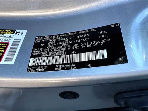 Used 2024 Toyota Grand Highlander Limited image 35