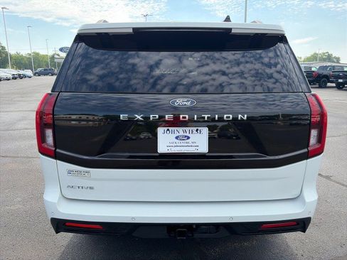 Used 2025 Ford Expedition Active AWD/4WD image 4