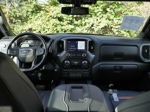 Used 2019 GMC Sierra 1500 AT4 w/ Off Road Performance Package image 10