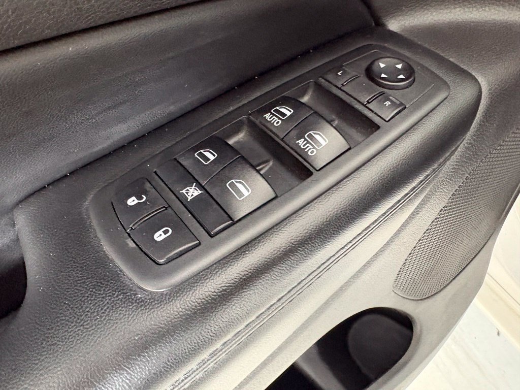 Used 2019 Jeep Grand Cherokee Altitude AWD/4WD image 20