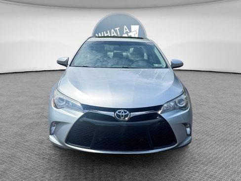 Used 2016 Toyota Camry SE w/ Moonroof Package FWD image 8