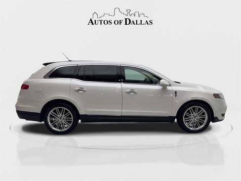 Used 2019 Lincoln MKT AWD image 10