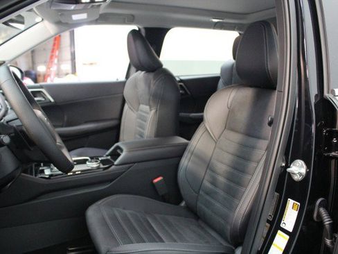 New 2026 Mitsubishi Outlander SE image 7