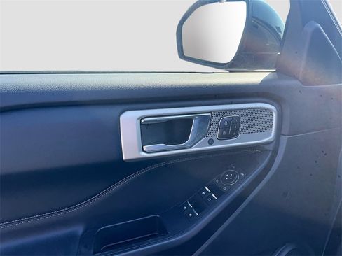 Used 2020 Ford Explorer Limited image 9