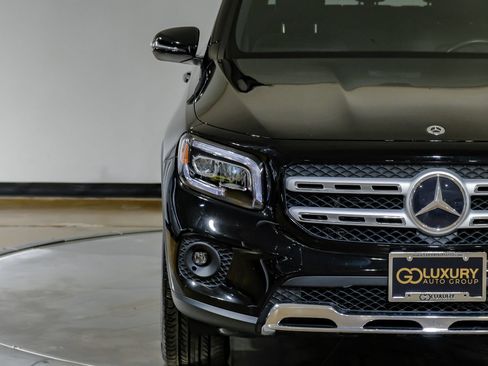 Used 2023 Mercedes-Benz GLB 250 4MATIC w/ Premium Package image 55