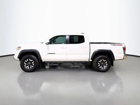 Used 2021 Toyota Tacoma TRD Off-Road image 10