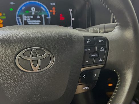 Used 2025 Toyota Camry SE w/ Convenience Package FWD image 20