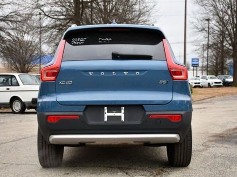 Certified 2025 Volvo XC40 B5 Core image 6