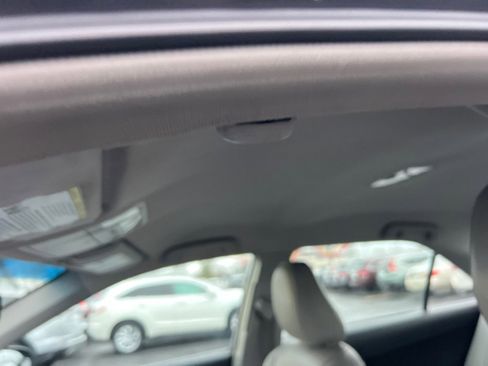 Used 2013 Toyota Camry LE image 28