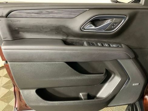 Used 2023 GMC Yukon XL SLT AWD/4WD image 27