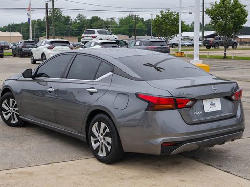 Used 2023 Nissan Altima 2.5 S FWD image 2