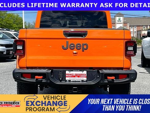 Used 2025 Jeep Gladiator Mojave image 4