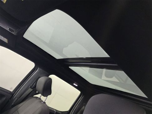 Used 2017 Ford F150 XLT w/ Equipment Group 302A Luxury image 13