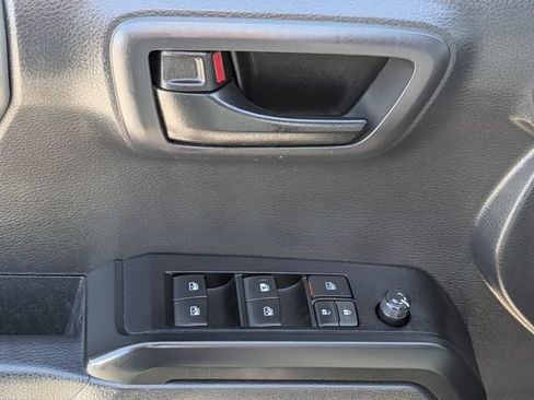 Used 2023 Toyota Tacoma SR AWD/4WD image 22