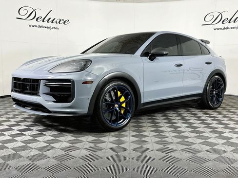 Used 2024 Porsche Cayenne Turbo GT AWD/4WD image 3