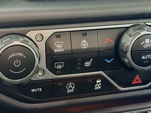 Used 2022 Jeep Gladiator Overland image 20