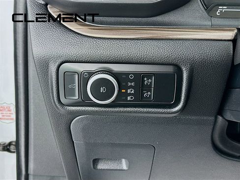 Used 2024 Ford Explorer Limited AWD/4WD image 14