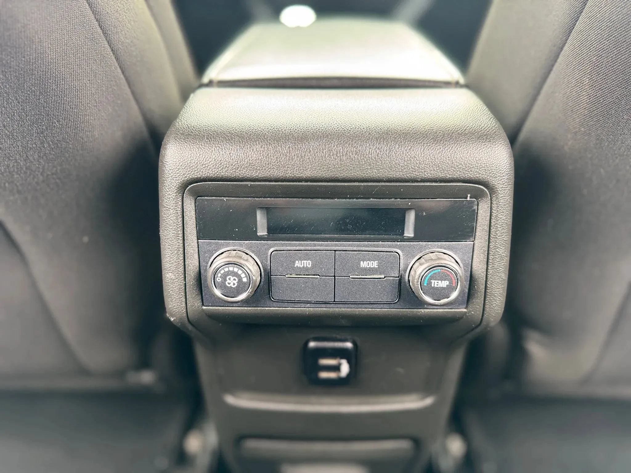 Used 2017 GMC Acadia SLE FWD image 12
