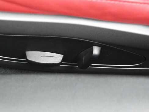 Used 2023 Porsche 911 Carrera image 11