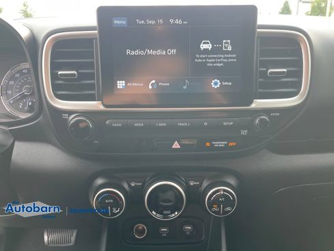 Used 2021 Hyundai Venue SEL FWD image 16