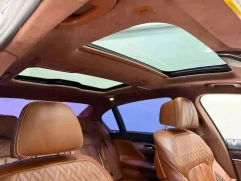 Used 2018 BMW 750i xDrive 750i xDrive image 31