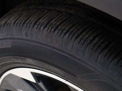 Certified 2025 Nissan Rogue SV image 19