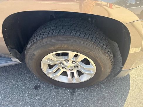 Used 2016 Chevrolet Tahoe LT RWD image 13