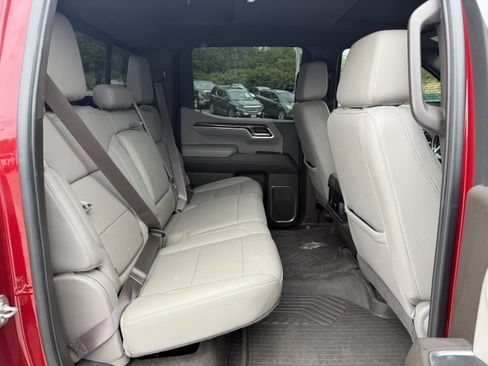 Used 2022 Chevrolet Silverado 1500 LT Trail Boss w/ LT Trail Boss Premium Package image 9