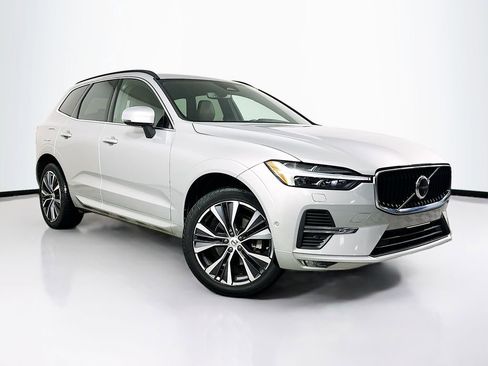 Used 2022 Volvo XC60 B5 Momentum w/ Advanced Package image 1