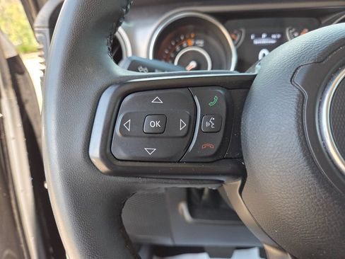 Used 2023 Jeep Gladiator Sport AWD/4WD image 31