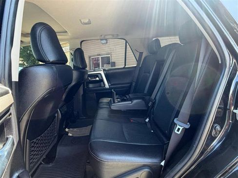 Used 2022 Toyota 4Runner Limited AWD/4WD image 24
