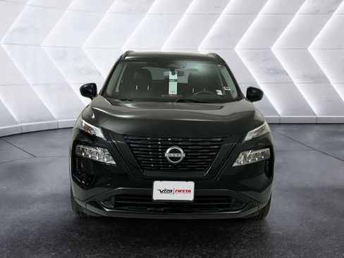 Used 2023 Nissan Rogue SV w/ SV Premium B Package FWD image 2