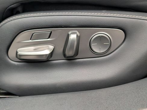 Used 2020 Lexus LS 500h AWD w/ Luxury Package image 23