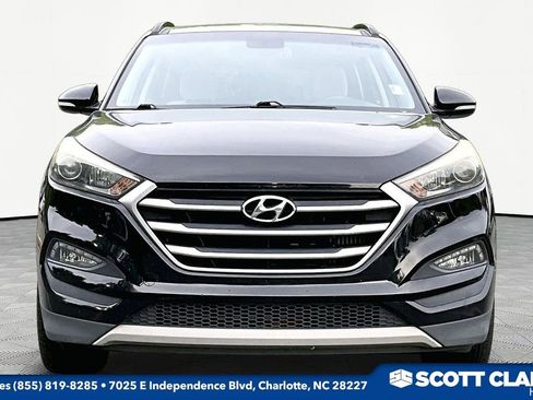 Used 2018 Hyundai Tucson Value w/ Cargo Package FWD image 2