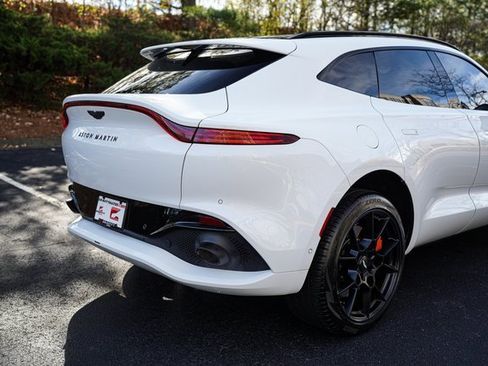 Used 2022 Aston Martin DBX image 10