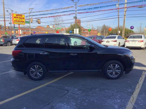 Used 2020 Nissan Pathfinder S image 8