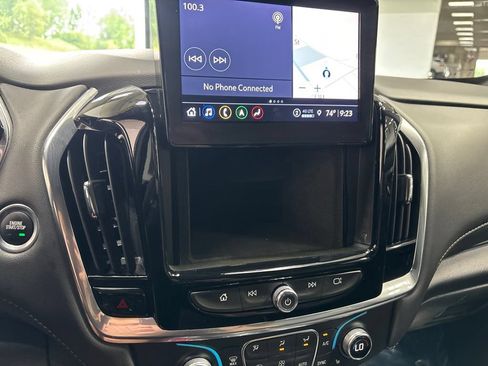 Used 2023 Chevrolet Traverse LT w/ LT Premium Package AWD/4WD image 29