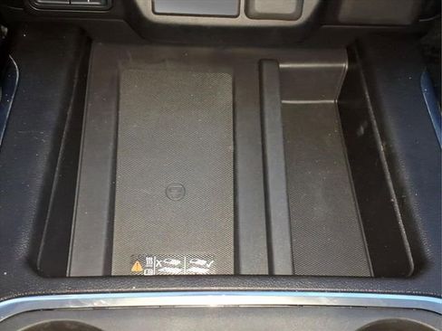 Used 2023 GMC Sierra 2500 SLT w/ SLT Premium Package image 19