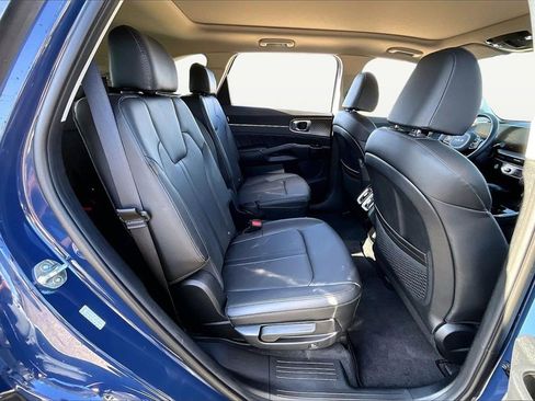 Used 2025 Kia Sorento SX image 29