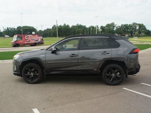 Used 2020 Toyota RAV4 XSE w/ XSE Grade Weather Package AWD/4WD image 13